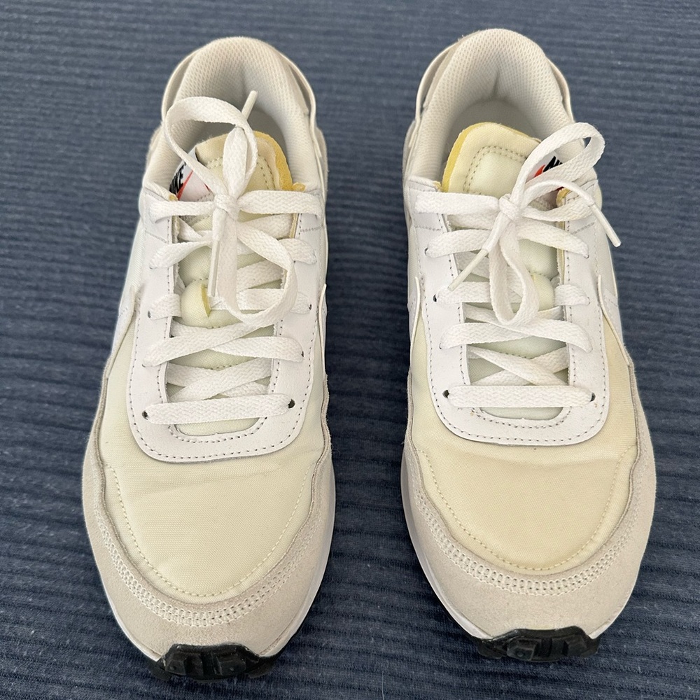 Nike Waffle Debut White Size 9.5
